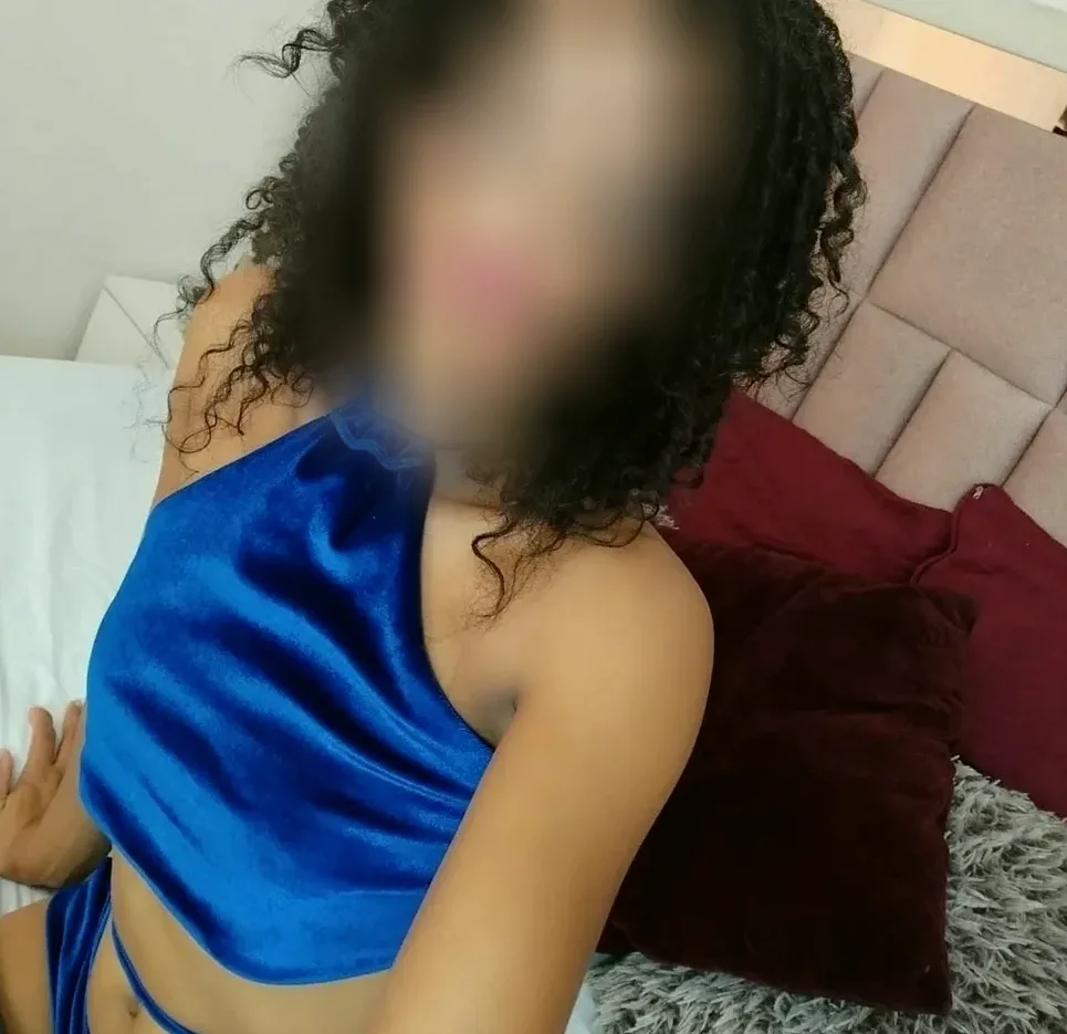 Elisa, 28