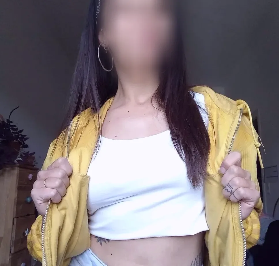 Emma, 36